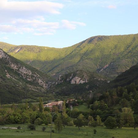 Gite En Haute Provence Montfroc Exterior foto
