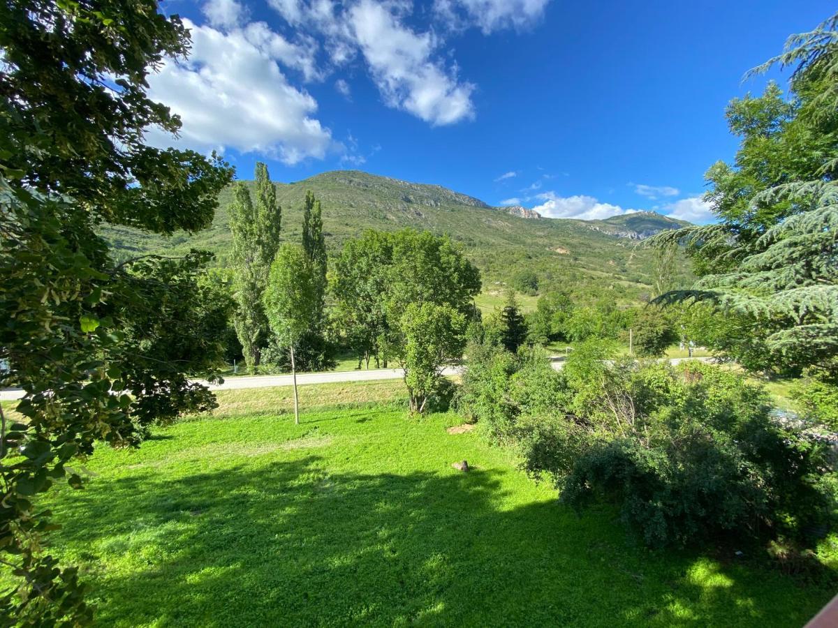 Gite En Haute Provence Montfroc Exterior foto